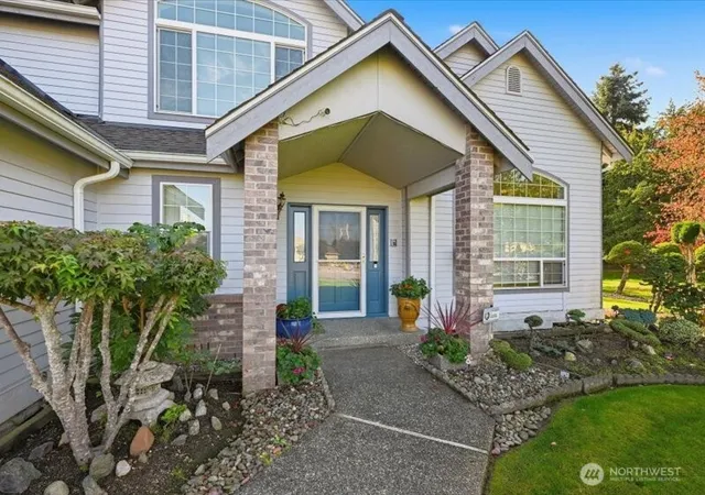 Photo 1 of Single family home for sale at 7926 N 9 Street, Tacoma, WA 98406 | MLS# NWM2581957 | Listing updated on 2026-10-19