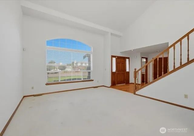 Photo 4 of Single family home for sale at 7926 N 9 Street, Tacoma, WA 98406 | MLS# NWM2581957 | Listing updated on 2026-10-19
