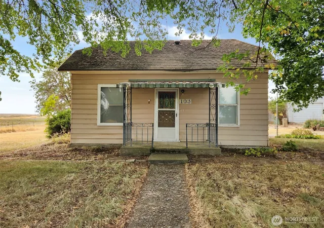 Photo 1 of Sale Pending at 103 W Oak St, Almira, WA 99103 | MLS# NWM2581969 | Listing updated on 2026-10-02