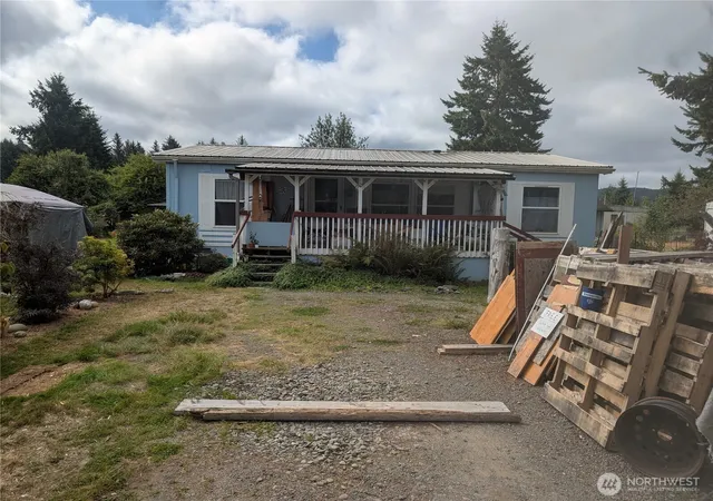 Photo 2 of Manufactured home for sale at 1186 E Wiley St, Forks, WA 98331 | MLS# NWM2581976 | Listing updated on 2026-09-25
