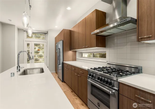 Photo 4 of Townhouse for sale at 4286 213th Place SE #1, Issaquah, WA 98029 | MLS# NWM2581982 | Listing updated on 2026-09-13