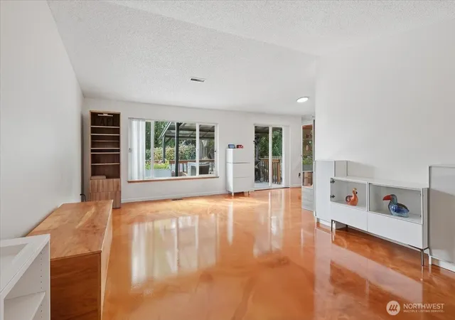 Photo 3 of Sale Pending at 25813 117th Place Se, Kent, WA 98030 | MLS# NWM2582003 | Listing updated on 2026-09-29