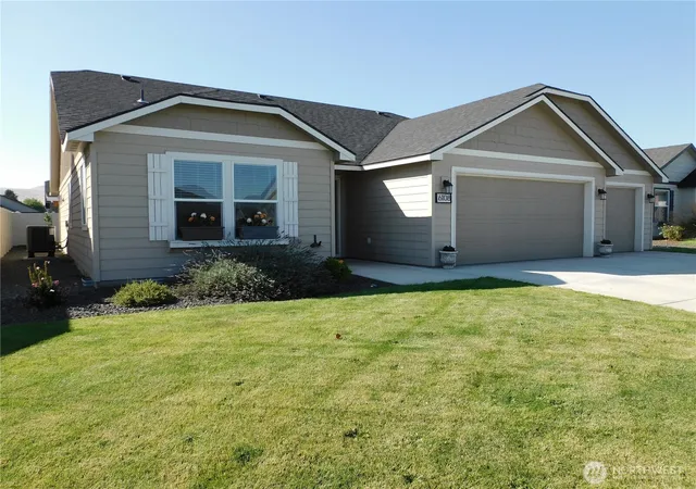 Photo 1 of Single family home for sale at 6108 Whitman Ave, Yakima, WA 98903 | MLS# NWM2582009 | Listing updated on 2026-10-01