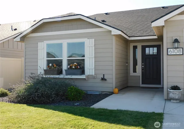 Photo 3 of Single family home for sale at 6108 Whitman Ave, Yakima, WA 98903 | MLS# NWM2582009 | Listing updated on 2026-10-01