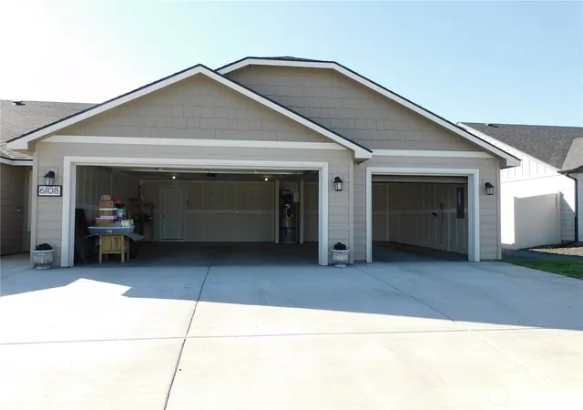 Photo 2 of Single family home for sale at 6108 Whitman Ave, Yakima, WA 98903 | MLS# NWM2582009 | Listing updated on 2026-10-01