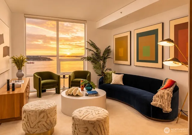Photo 3 of Condo for sale at 121 Stewart St #1706, Seattle, WA 98101 | MLS# NWM2582015 | Listing updated on 2026-09-30