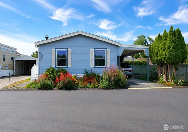 Photo 1 of Manufactured home for sale at 4751 Birch Bay Lynden Rd #161, Blaine, WA 98230 | MLS# NWM2582016 | Listing updated on 2026-09-21