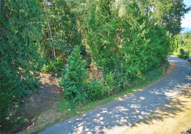 Photo 3 of Sale Pending at 749 Ne Woods Ct, Bremerton, WA 98311 | MLS# NWM2582018 | Listing updated on 2026-09-19