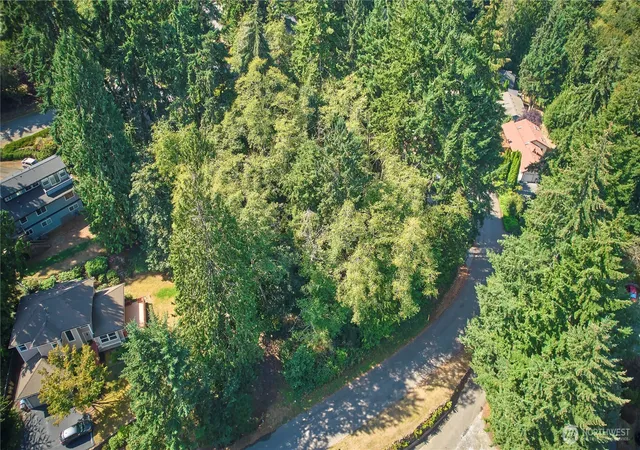 Photo 3 of Sale Pending at 749 NE Woods Ct, Bremerton, WA 98311 | MLS# NWM2582018 | Listing updated on 2026-09-19