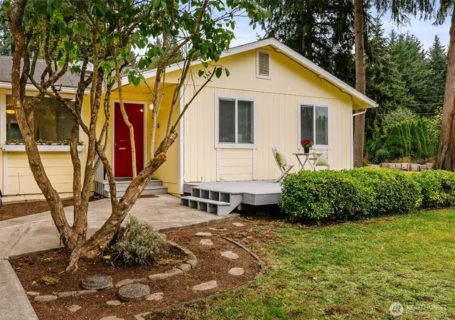 Photo 1 of Single family home for sale at 22120 Sea Vista Ne, Poulsbo, WA 98370 | MLS# NWM2582038 | Listing updated on 2026-09-25