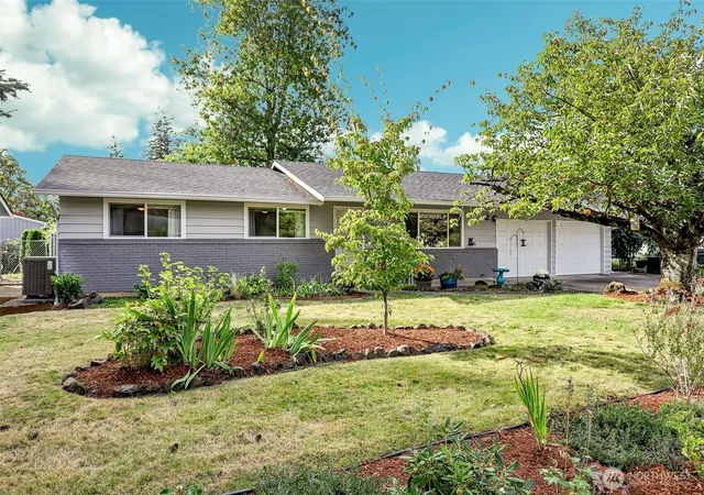 Photo 2 of Single family home for sale at 504 Se 104th Avenue, Vancouver, WA 98664 | MLS# NWM2582039 | Listing updated on 2026-09-24