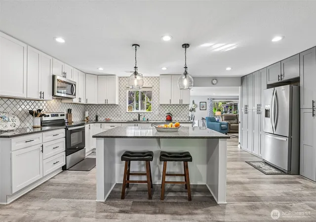 Photo 4 of Single family home for sale at 504 SE 104th Avenue, Vancouver, WA 98664 | MLS# NWM2582039 | Listing updated on 2026-09-24