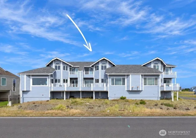 Photo 2 of Townhouse for sale at 1499 Diamond Head Ave Sw #2, Ocean Shores, WA 98569 | MLS# NWM2582042 | Listing updated on 2026-10-01