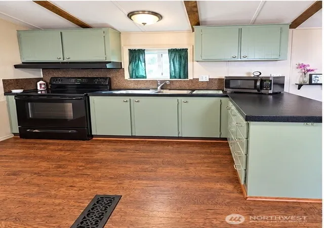 Photo 4 of Manufactured home for sale at 23800 SE Tiger Mountain Rd W #14, Issaquah, WA 98027 | MLS# NWM2582044 | Listing updated on 2026-09-30