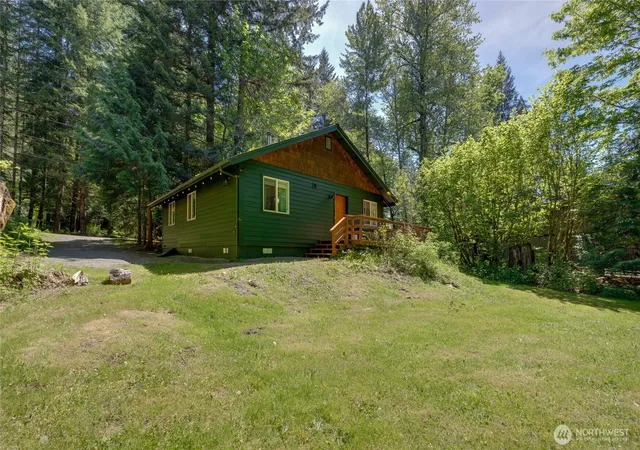 Photo 1 of Single family home for sale at 7537 Cyn View Dr, Deming, WA 98244 | MLS# NWM2582047 | Listing updated on 2026-09-19