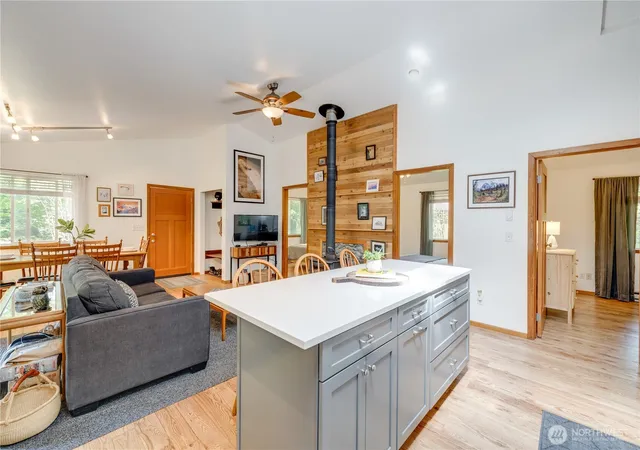 Photo 4 of Single family home for sale at 7537 Cyn View Dr, Deming, WA 98244 | MLS# NWM2582047 | Listing updated on 2026-09-19