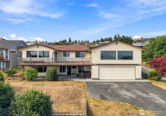 Photo 2 of Single family home for sale at 1462 Se Camano Dr, Camano Island, WA 98282 | MLS# NWM2582066 | Listing updated on 2026-10-01