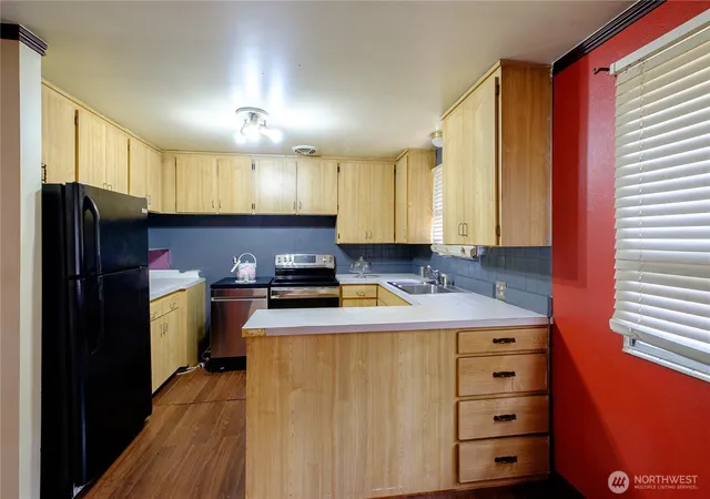 Photo 3 of Single family home for sale at 20241 20th Place NE, Shoreline, WA 98155 | MLS# NWM2582075 | Listing updated on 2026-10-01