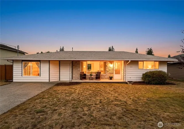 Photo 1 of Single family home for sale at 5221 86th Place Ne, Marysville, WA 98270 | MLS# NWM2582084 | Listing updated on 2026-10-01