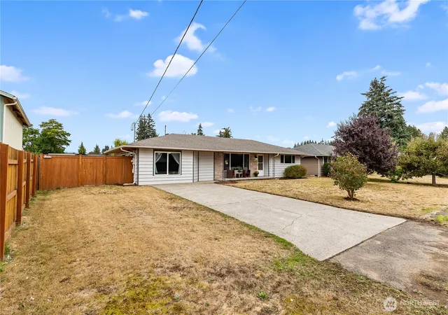 Photo 2 of Single family home for sale at 5221 86th Place Ne, Marysville, WA 98270 | MLS# NWM2582084 | Listing updated on 2026-10-01