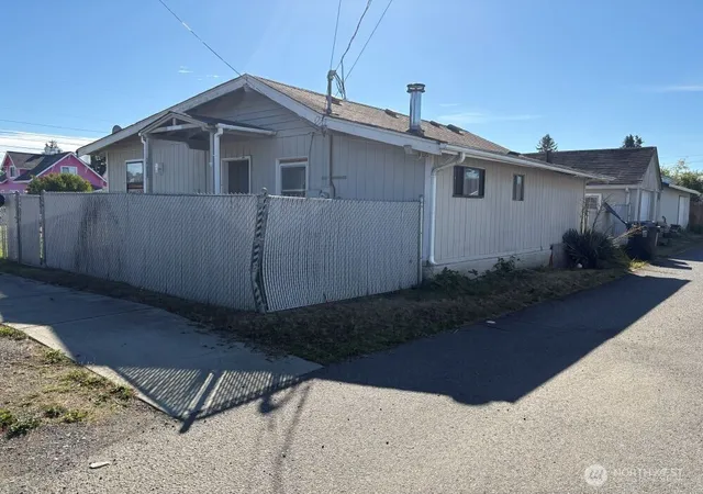 Photo 2 of Single family home for sale at 6602 S Junett St, Tacoma, WA 98409 | MLS# NWM2582085 | Listing updated on 2026-10-01