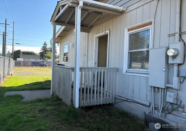 Photo 3 of Single family home for sale at 6602 S Junett St, Tacoma, WA 98409 | MLS# NWM2582085 | Listing updated on 2026-10-01