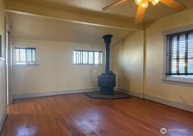 Photo 3 of Single family home for sale at 6602 S Junett St, Tacoma, WA 98409 | MLS# NWM2582085 | Listing updated on 2026-10-01