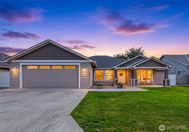 Photo 1 of Single family home for sale at 1719 Brambling Brae, Wenatchee, WA 98801 | MLS# NWM2582088 | Listing updated on 2026-10-03