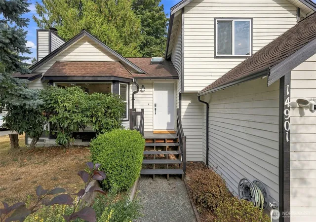 Photo 3 of Single family home for sale at 14901 8th Place W, Lynnwood, WA 98087 | MLS# NWM2582093 | Listing updated on 2026-10-01