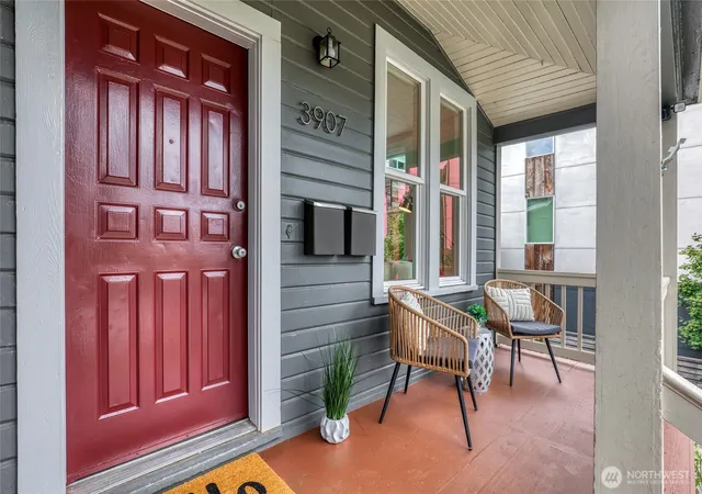 Photo 2 of Single family home for sale at 3907 S Edmunds St, Seattle, WA 98118 | MLS# NWM2582096 | Listing updated on 2026-09-30