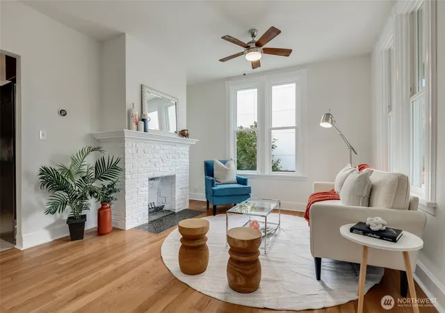 Photo 3 of Single family home for sale at 3907 S Edmunds St, Seattle, WA 98118 | MLS# NWM2582096 | Listing updated on 2026-09-30