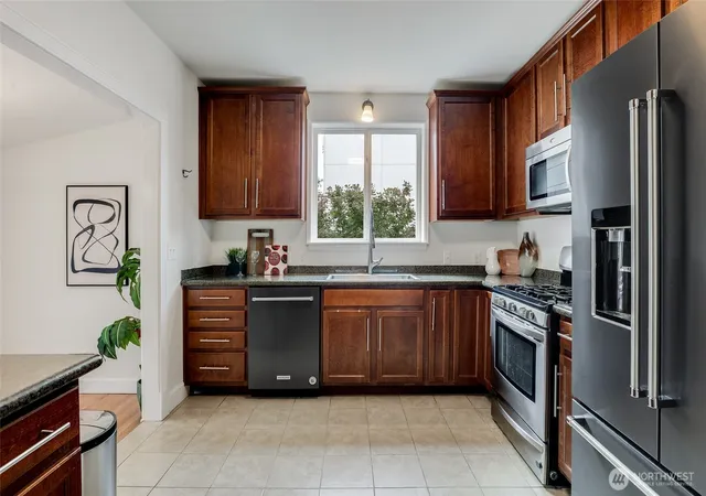 Photo 4 of Single family home for sale at 3907 S Edmunds St, Seattle, WA 98118 | MLS# NWM2582096 | Listing updated on 2026-09-30