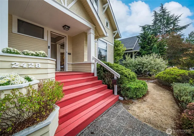 Photo 2 of Sale Pending at 2428 5th Avenue W, Seattle, WA 98119 | MLS# NWM2582097 | Listing updated on 2026-09-25