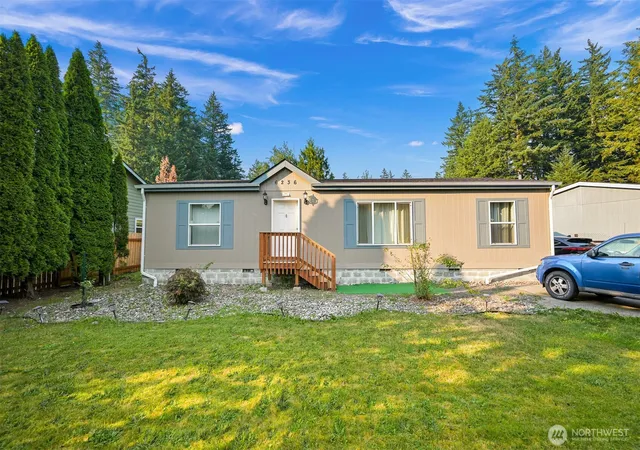 Photo 3 of Manufactured home for sale at 6236 Azure Way, Maple Falls, WA 98266 | MLS# NWM2582099 | Listing updated on 2026-10-03