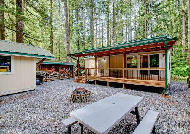 Photo 4 of Manufactured home for sale at 20 Goldrush Rd, Deming, WA 98244 | MLS# NWM2582101 | Listing updated on 2026-09-25