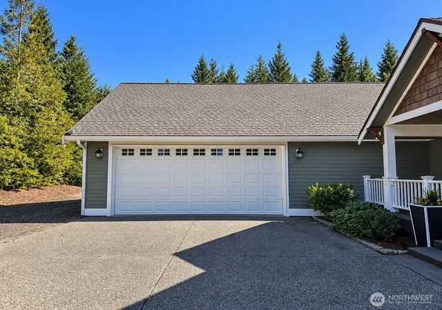 Photo 3 of Single family home for sale at 48 E Olympic Palisades Dr, Belfair, WA 98528 | MLS# NWM2582135 | Listing updated on 2026-09-30