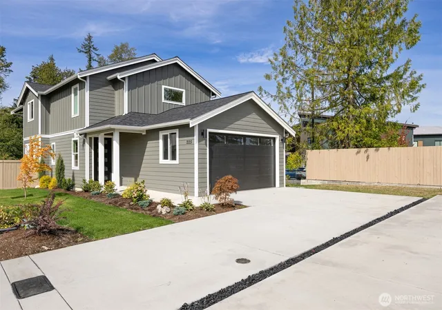 Photo 1 of Single family home for sale at 225 N 54th Place, Mount Vernon, WA 98273 | MLS# NWM2582141 | Listing updated on 2026-09-25