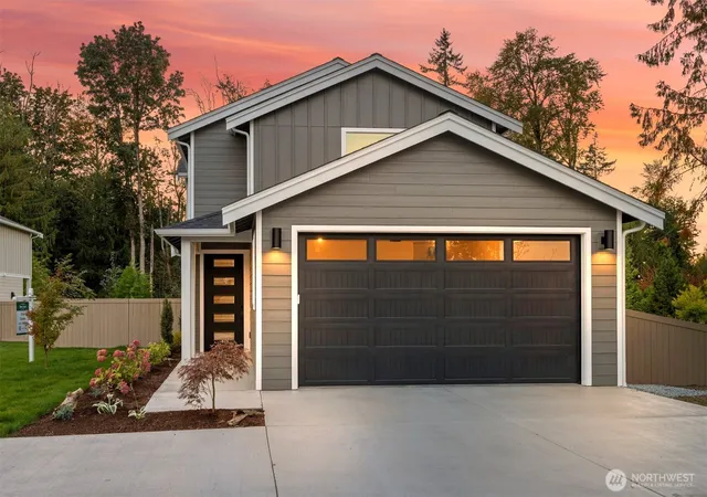 Photo 2 of Single family home for sale at 225 N 54th Place, Mount Vernon, WA 98273 | MLS# NWM2582141 | Listing updated on 2026-09-25