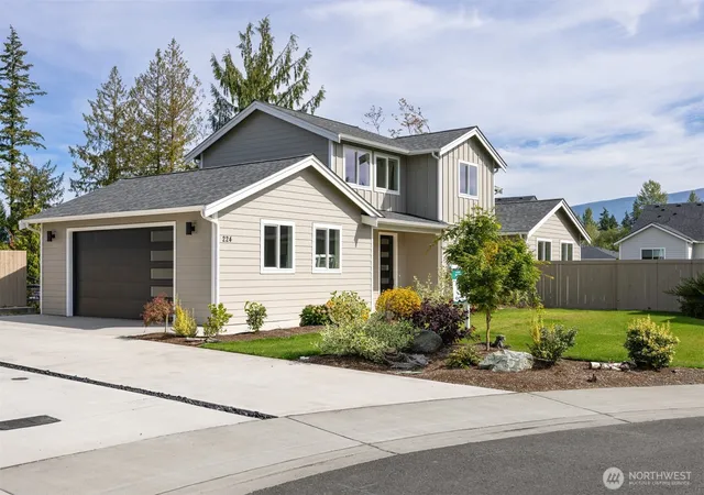 Photo 1 of Single family home for sale at 224 N 54th Place, Mount Vernon, WA 98273 | MLS# NWM2582147 | Listing updated on 2026-09-25