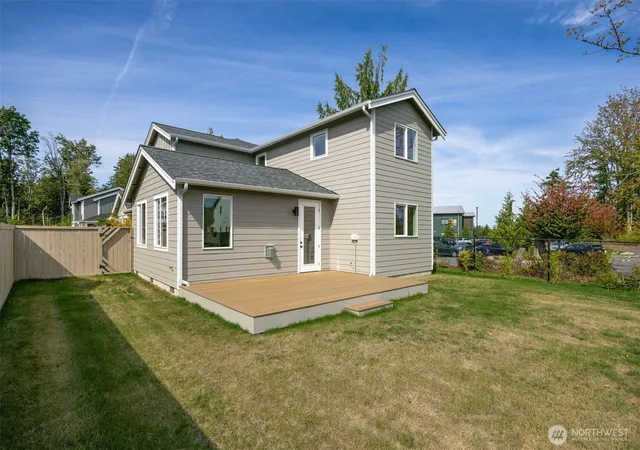 Photo 4 of Single family home for sale at 224 N 54th Place, Mount Vernon, WA 98273 | MLS# NWM2582147 | Listing updated on 2026-09-25