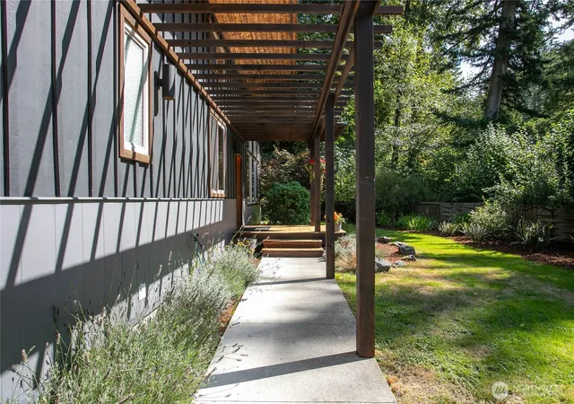 Photo 3 of Sale Pending at 1775 Old Samish Rd, Bellingham, WA 98229 | MLS# NWM2582149 | Listing updated on 2026-09-26