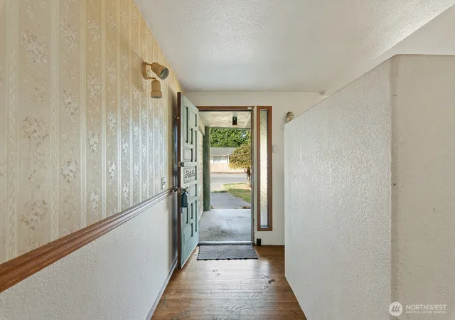 Photo 3 of Sale Pending at 1409 Greenville Dr, Bellingham, WA 98226 | MLS# NWM2582158 | Listing updated on 2026-09-28