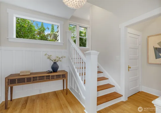 Photo 4 of Sale Pending at 806 W Fulton St, Seattle, WA 98119 | MLS# NWM2582173 | Listing updated on 2026-09-23