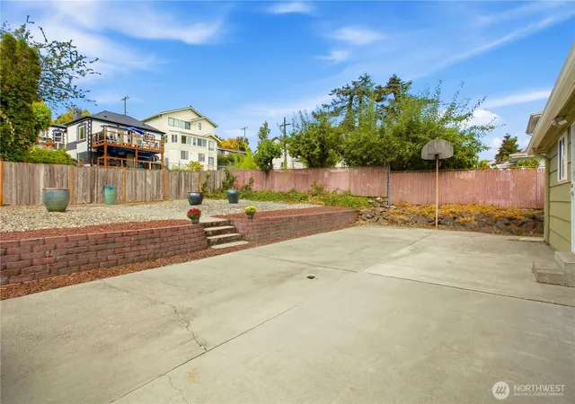 Photo 4 of Sale Pending at 8019 E 36th Avenue S, Seattle, WA 98118 | MLS# NWM2582176 | Listing updated on 2026-09-24