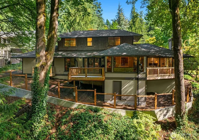 Photo 2 of Single family home for sale at 2511 131st Place Ne, Bellevue, WA 98005 | MLS# NWM2582178 | Listing updated on 2026-09-29
