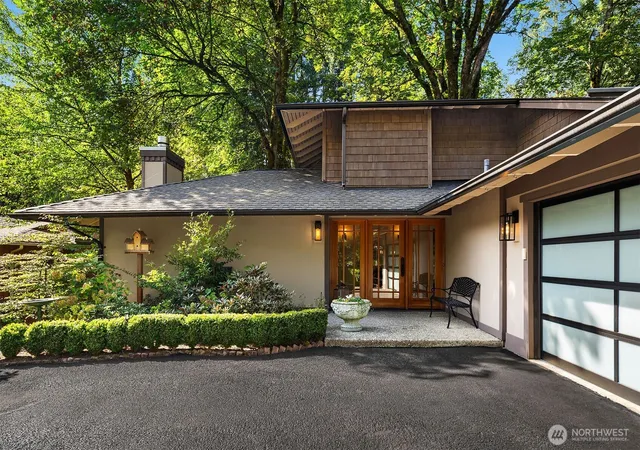 Photo 3 of Single family home for sale at 2511 131st Place Ne, Bellevue, WA 98005 | MLS# NWM2582178 | Listing updated on 2026-09-29