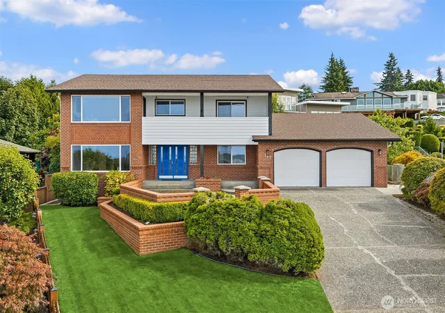 Photo 2 of Single family home for sale at 147 S 294th Place, Federal Way, WA 98003 | MLS# NWM2582179 | Listing updated on 2026-09-25