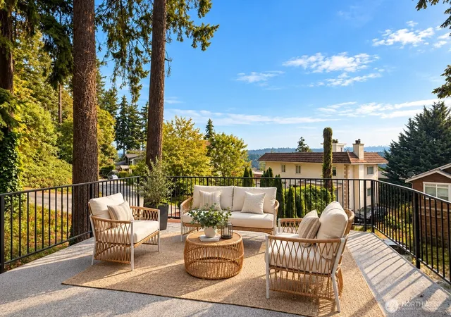 Photo 1 of Single family home for sale at 11905 89th Avenue Ne, Kirkland, WA 98034 | MLS# NWM2582180 | Listing updated on 2026-10-01
