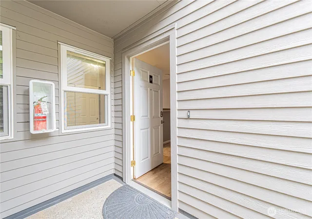 Photo 3 of Condo for sale at 2609 S 272nd Street #33, Kent, WA 98032 | MLS# NWM2582181 | Listing updated on 2026-10-01