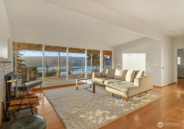 Photo 3 of Single family home for sale at 10325 Morris Blvd #Blvd, Steilacoom, WA 98388 | MLS# NWM2582185 | Listing updated on 2026-09-24